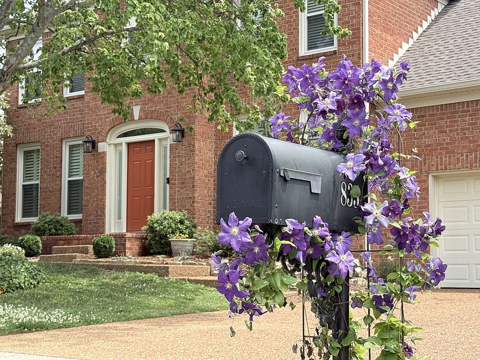 1st image of 835 Thatcher Way