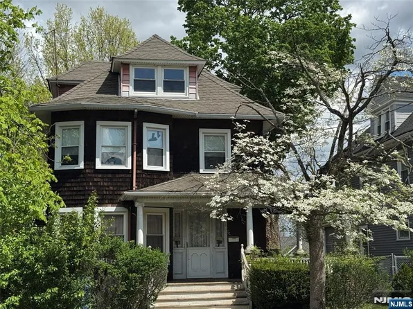 116 Clinton Pl, Hackensack, NJ 07601