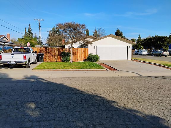 2nd image of 4132 W Robinwood Avenue