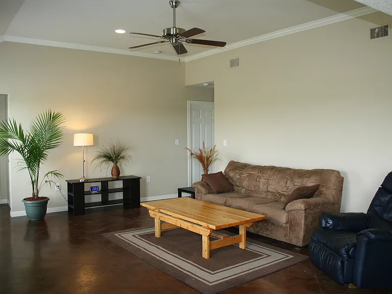 9836B Salem Way — Photo 3