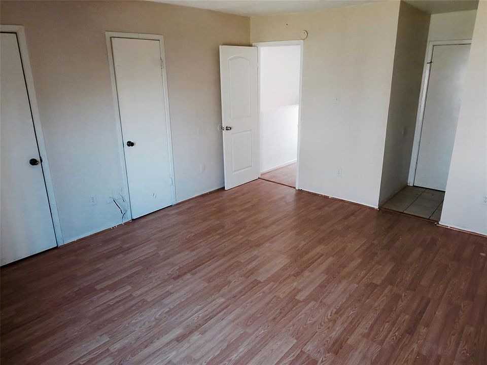 1st image of 8323 Wilcrest Dr #2