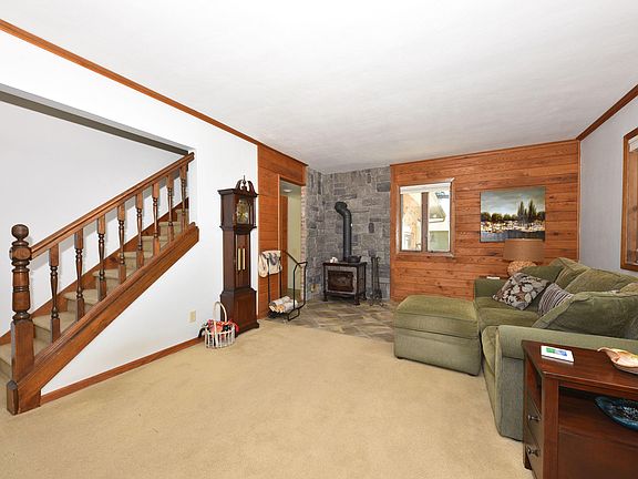 5th image of 2364 Creek Dr