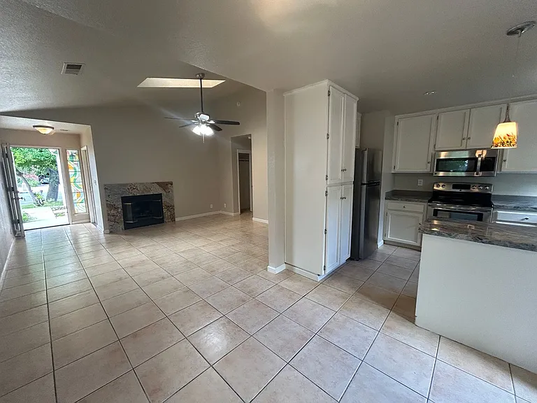 2924 Merle Ave — Photo 9