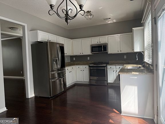 3rd image of 2568 Alvecot Cir SE