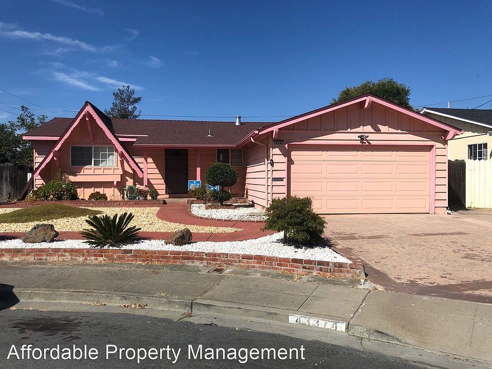 1st image of 43374 Castle Park Ct