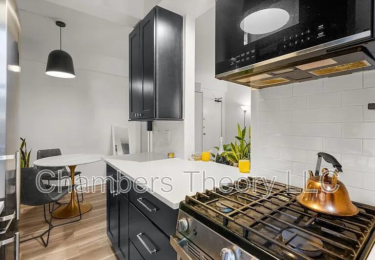 2515 K St NW #403 — Photo 17