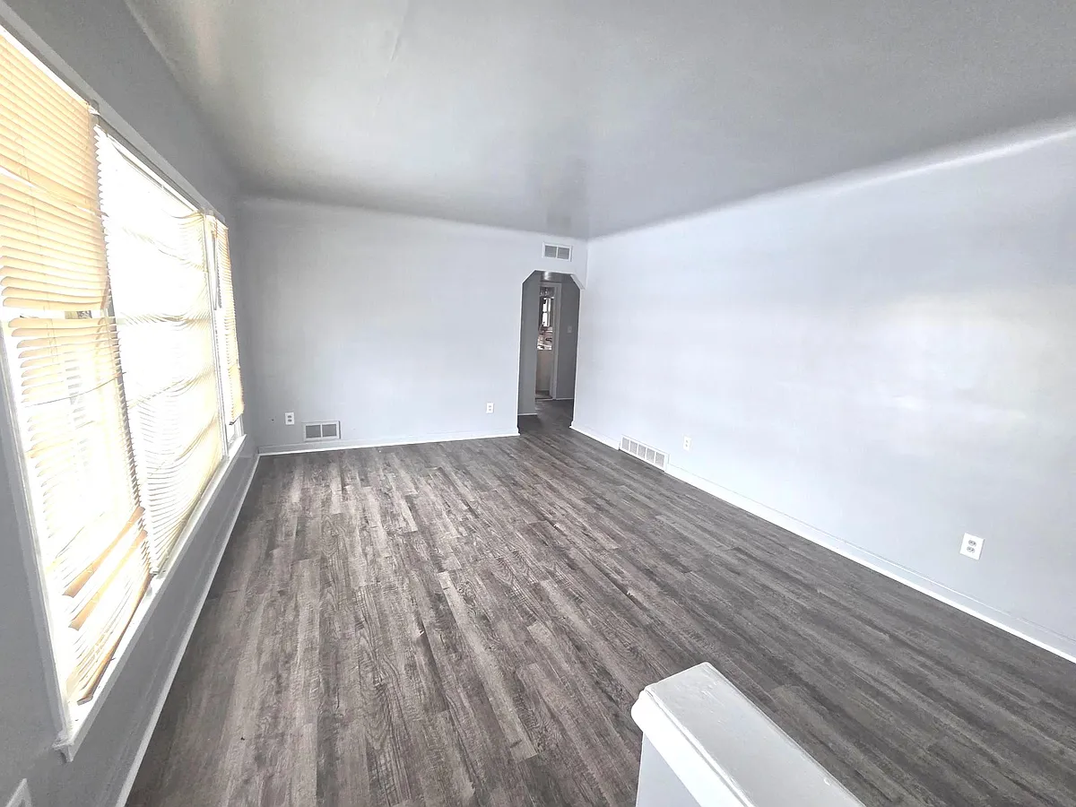 Building Photo - 28580 Parkwood St
