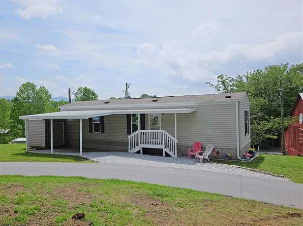 17 S Front St, Franklin, NC 28734