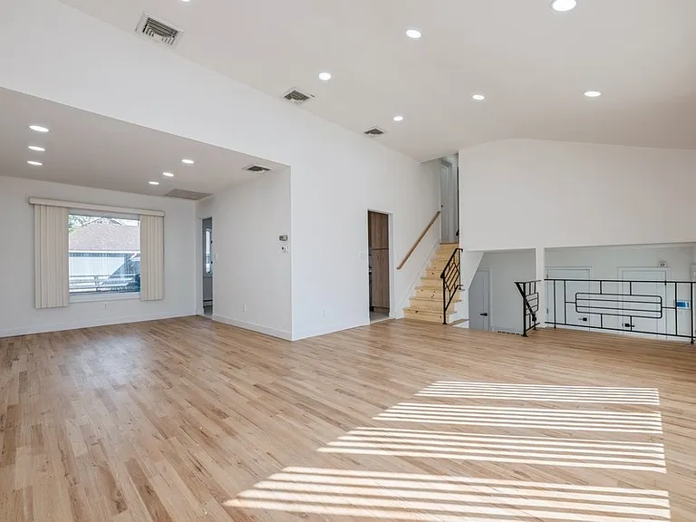 482 Harbor Dr — Photo 14