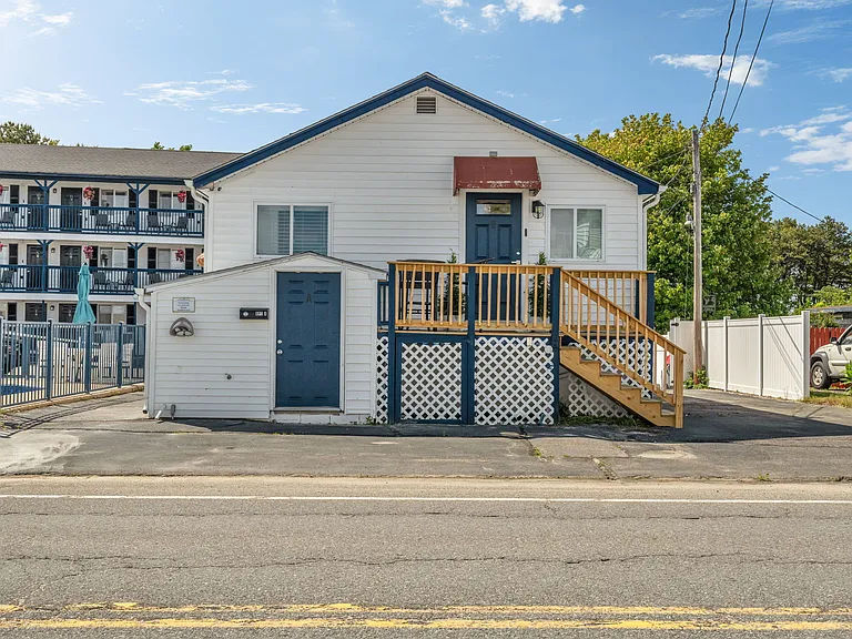 174 E Grand Ave #1 — Photo 17