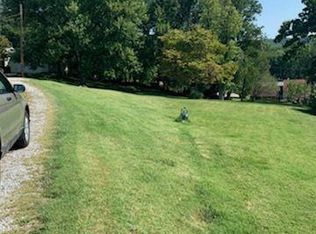 Cherokee Dr, Moundsville, WV 26041