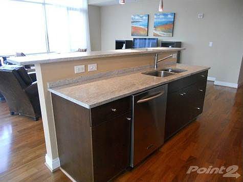 5th image of 905 Juniper St NE Unit 414