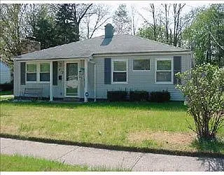 415 Manchester Dr photo 1