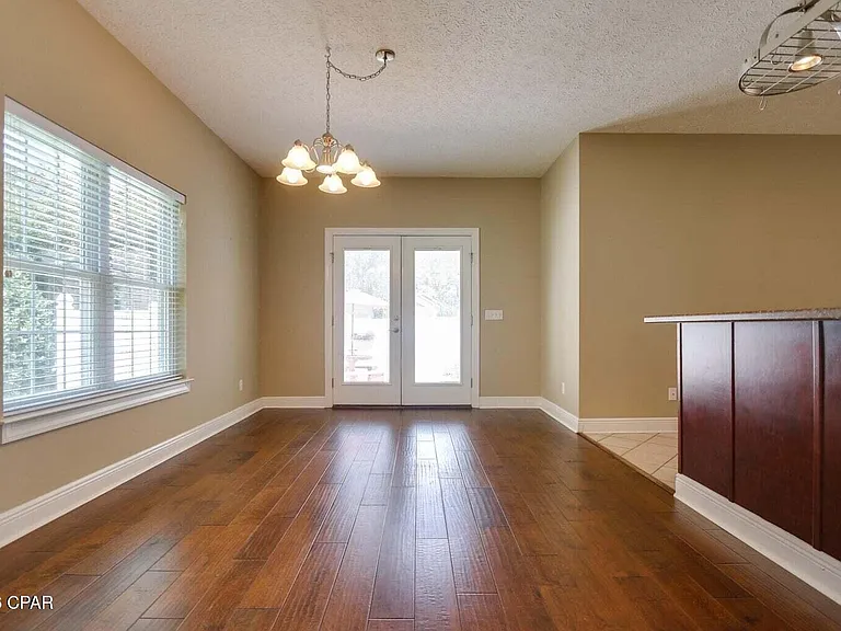 4026 Oak Forest Dr — Photo 12