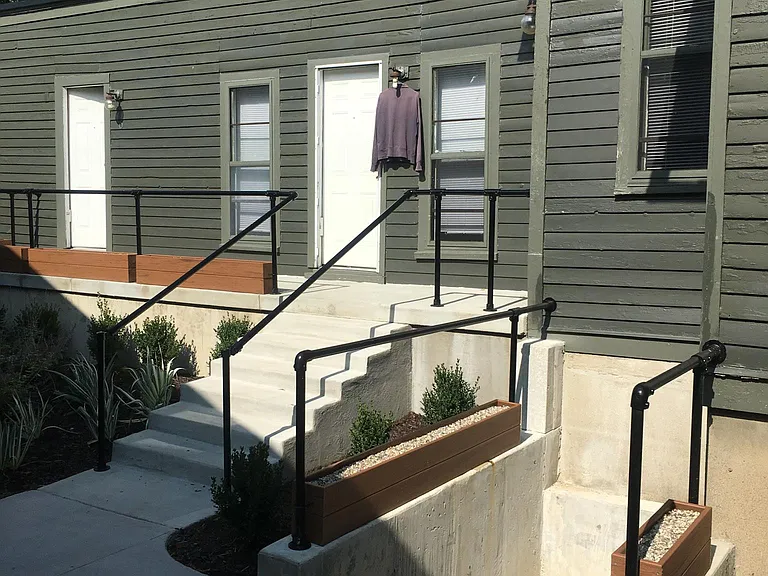 121 Prospect Ave SE #4 — Photo 1