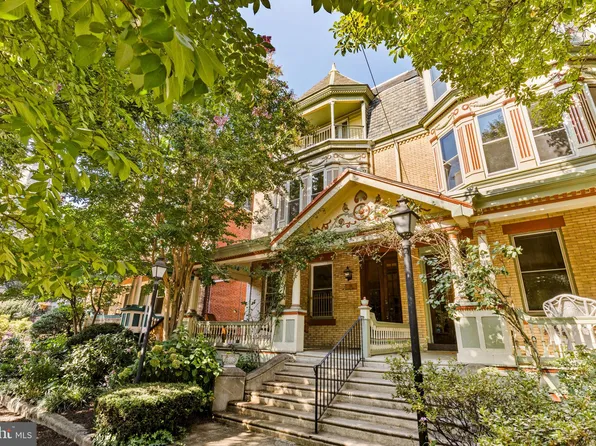 819 S 48th St, Philadelphia, PA 19143