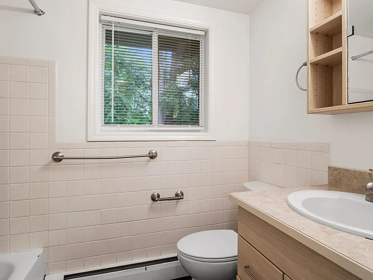 Stonewood Apartments — Photo 8