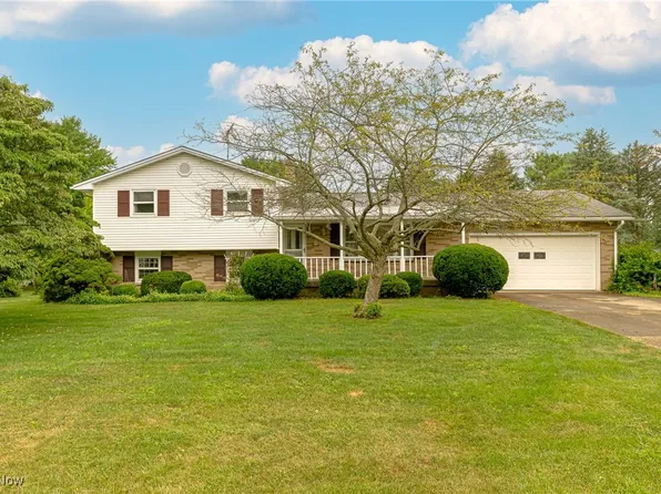 971 Camelia St NW, Hartville, OH 44632