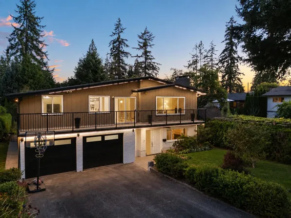 2763 Violet St, North Vancouver, BC V7H 2L7