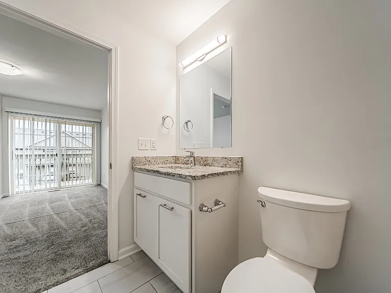 Ashton Place Apartments — Photo 16