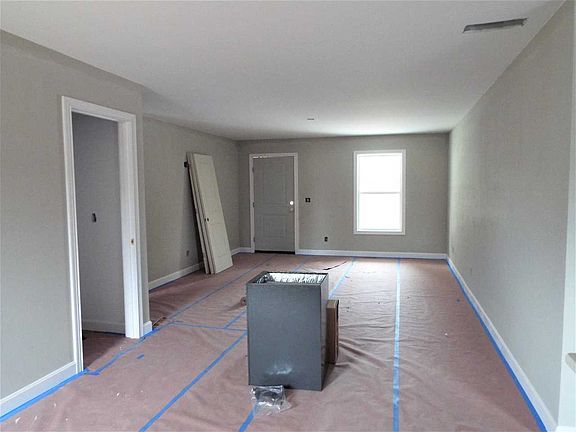 3rd image of 211 S Franklin St