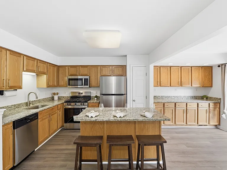 9041 Falcon Glen Ct — Photo 3