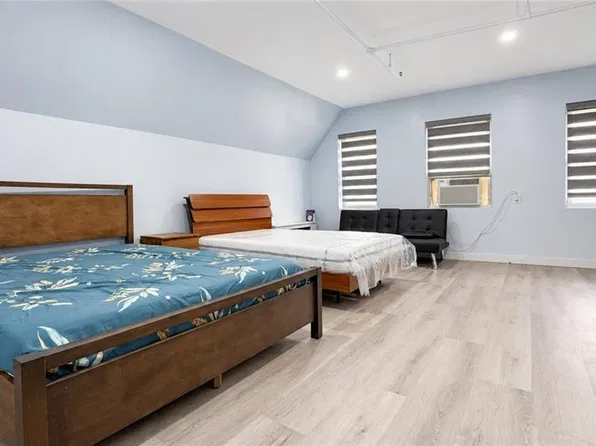 4036 77th St #3, Elmhurst, NY 11373