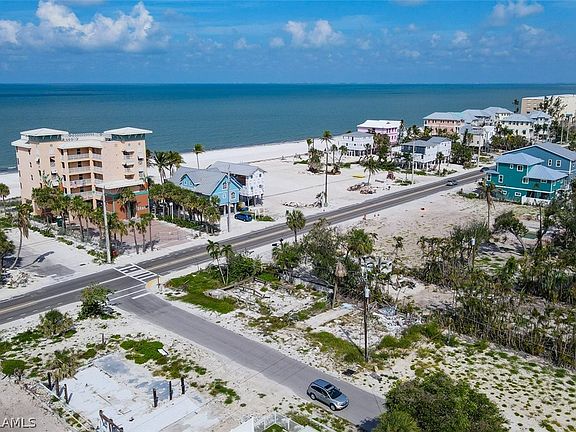 3rd image of 5481 Estero Blvd