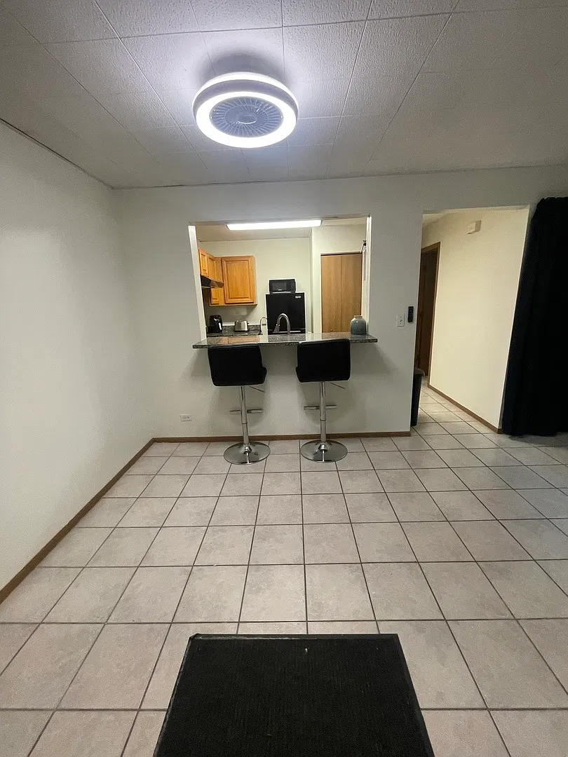 2 bed, 1000 sqft, $2,000 — Photo 3
