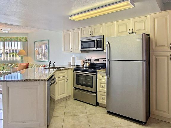 3rd image of 5445 Gulf Blvd APT 306