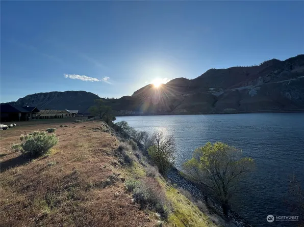 133 N Shore Drive, Orondo, WA 98843