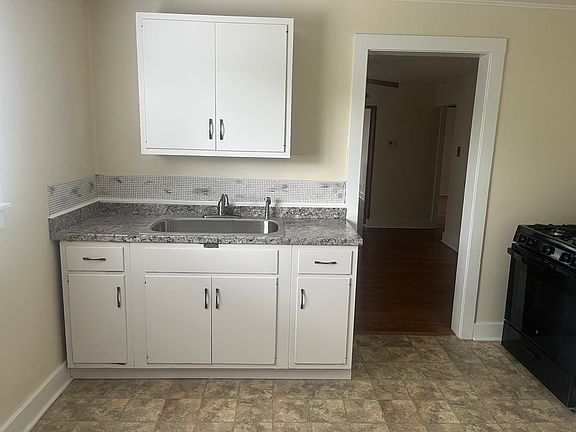 3rd image of 109 Cooper Ave APT 2