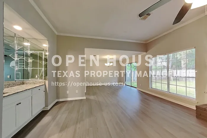 3 bed, 2.5 bath, 2242 sqft, $2,550 — Photo 4