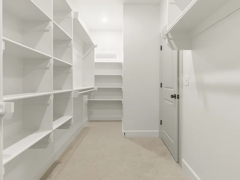 910 Trestle Ln — Photo 30