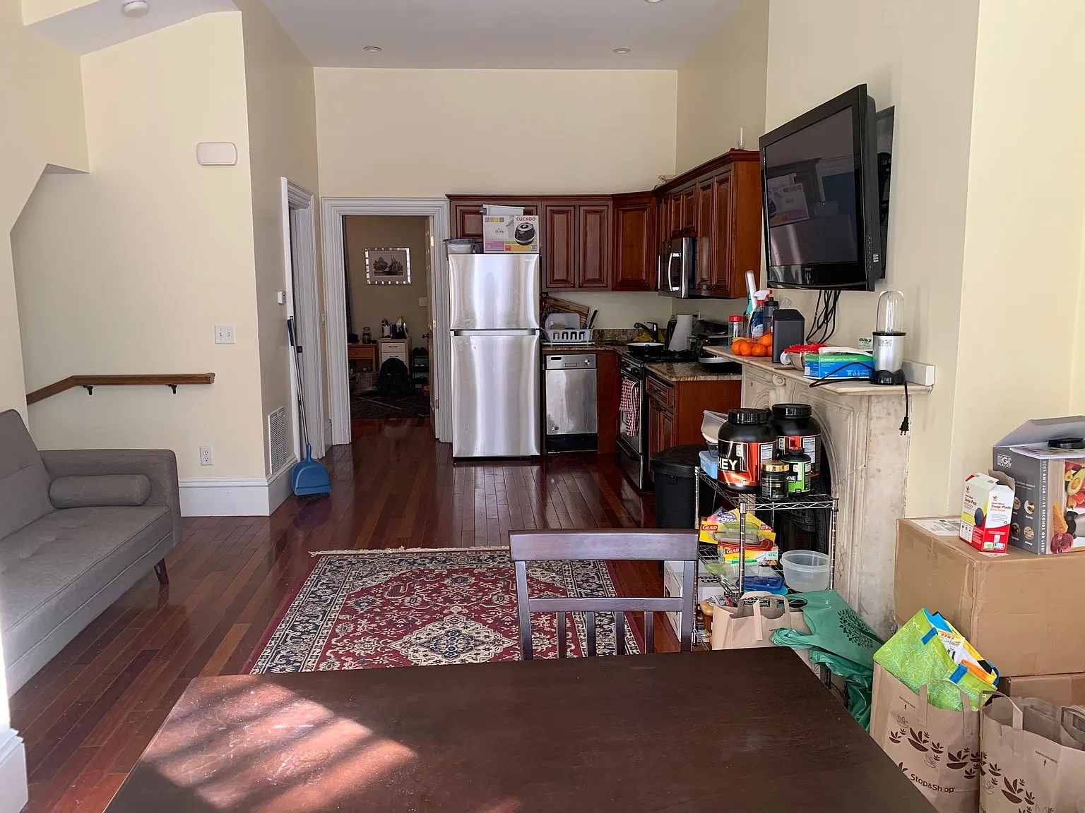 4 bed, 1241 sqft, $4,700 — Photo 2