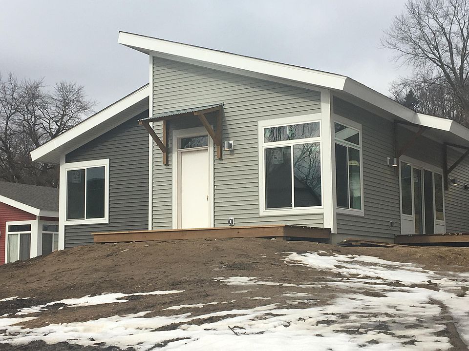 1st image of 1517 E Michigan Ave