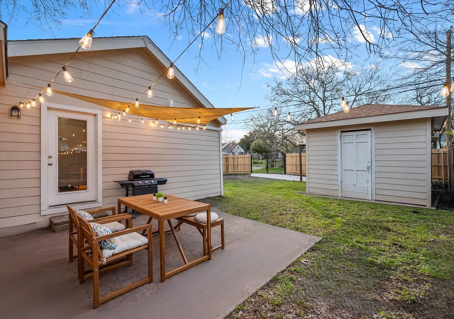 Fully Furnished, Fully Updated, Fully Fort Worth! — Photo 3
