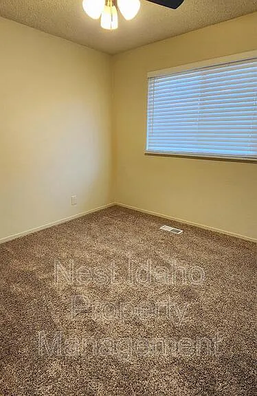 1377 E Wright St — Photo 10