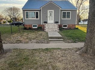 177 S 6th Ave, Burwell, NE 68823