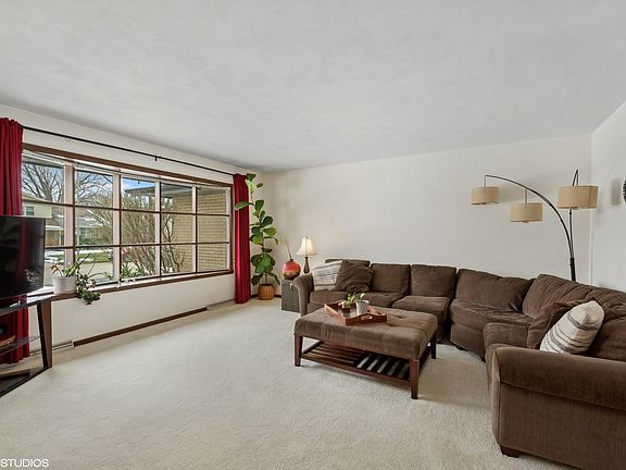2nd image of 4411 Eaton Dr