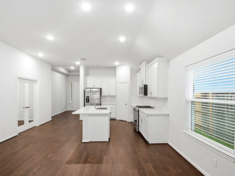2106 Villa Flora Ln — Photo 9
