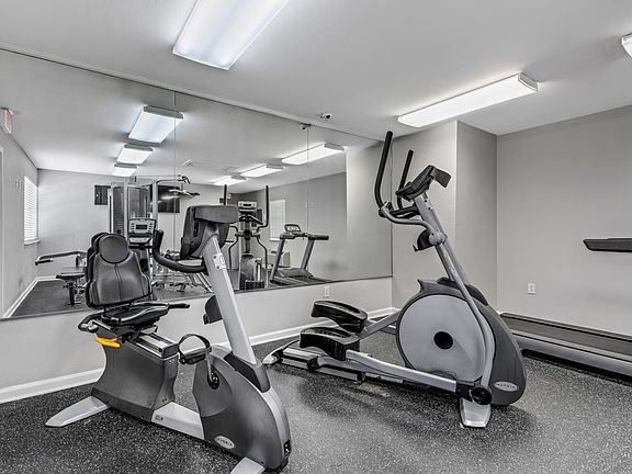4th image of 3205 E Olive Rd #4-044