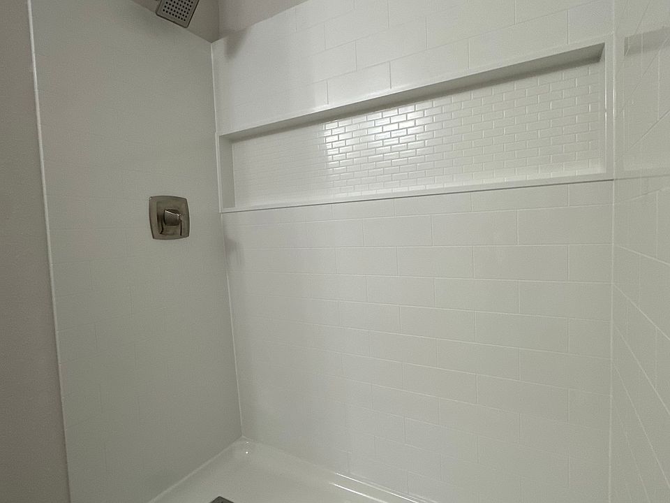 1st image of 303 E Calhoun St #11