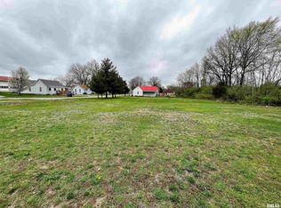 W 3rd St, Flora, IL 62839