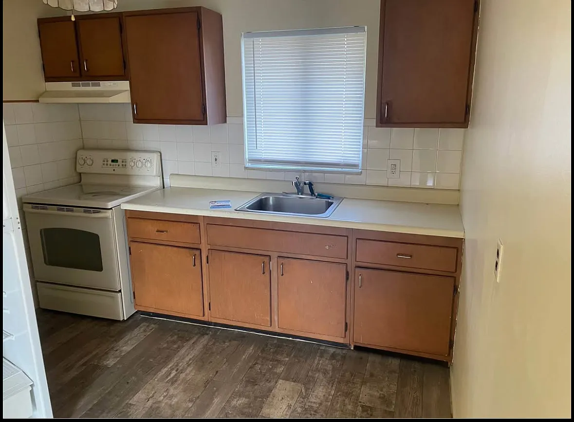 17650 Palmer St — Photo 1