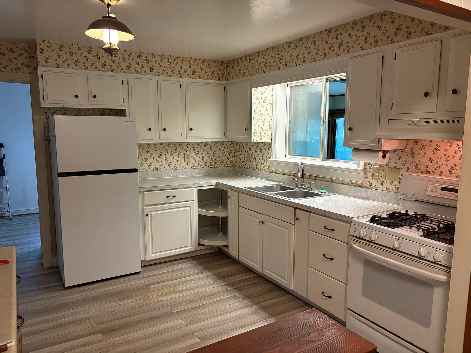 3 bed, 2198 sqft, $2,500 — Photo 4