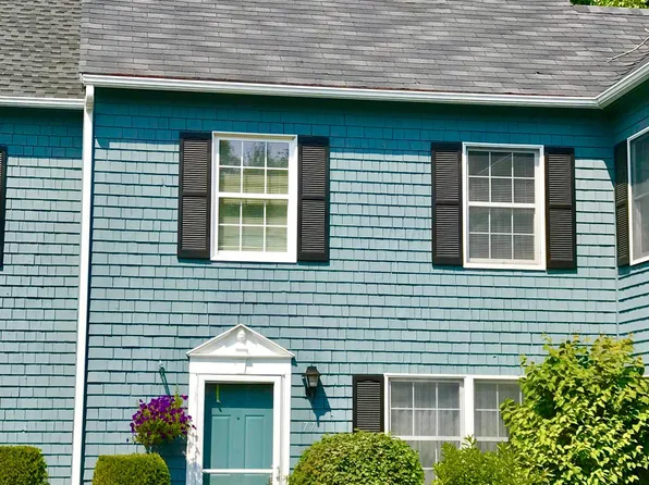 77 Baldwin Dr, Bangor, ME 04401