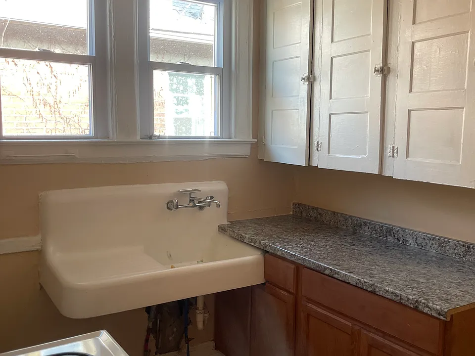 4069 W Grand St #2