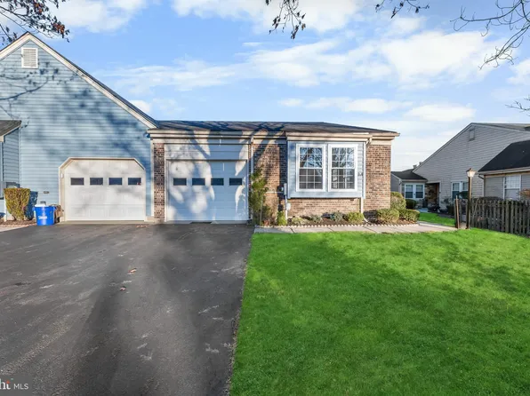 16 Patrick Henry Ct, Monroe Township, NJ 08831