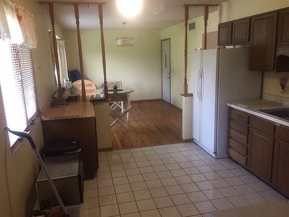 5th image of 2633 Arrowhead Dr